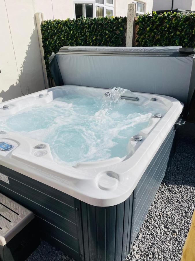 Stylish Hot Tub House With Free Parking! Villa York Eksteriør billede